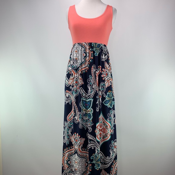 Beautiful Maxi Dress - Picture 1 of 7